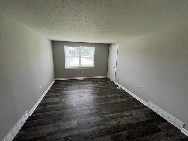 Building Photo - 4807 Saddlebrook Ln