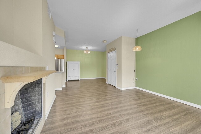 Building Photo - $1,895.00 - 2 Bedrooms, 1 Bathroom, Condo ...
