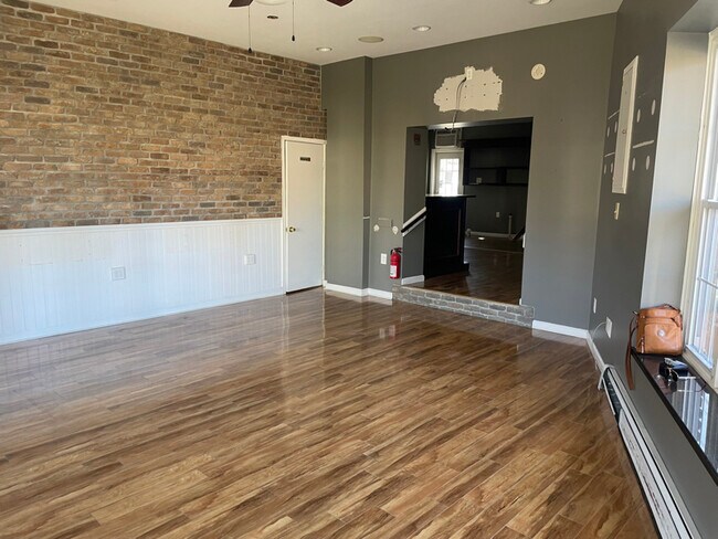 Foto del edificio - 101 S Morton Ave