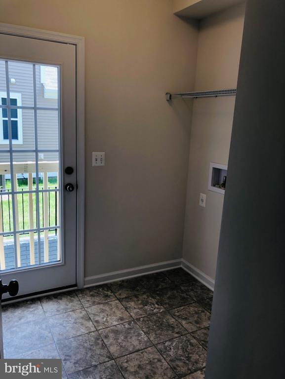 Building Photo - 336 Boxelder Dr