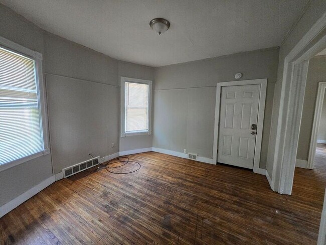 Foto del edificio - 641 N Goodman St