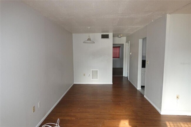 Building Photo - 350 79th Ave N