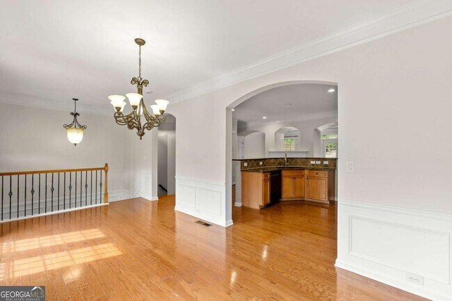Building Photo - 10870 Brunson Dr