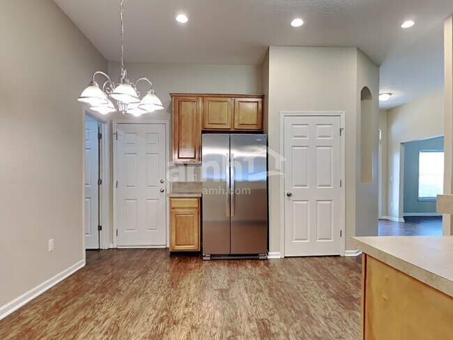 Foto del edificio - 632 E Red House Branch Rd