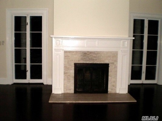 Building Photo - 259 Manhasset Ave