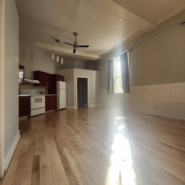 Building Photo - 544 McDonnel St