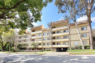 Building Photo - 1339 N Columbus Ave
