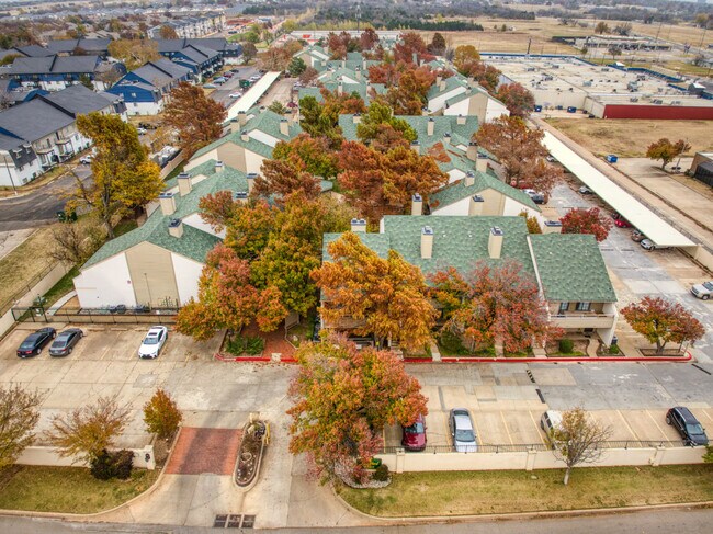 Foto del edificio - 11130 Stratford Dr