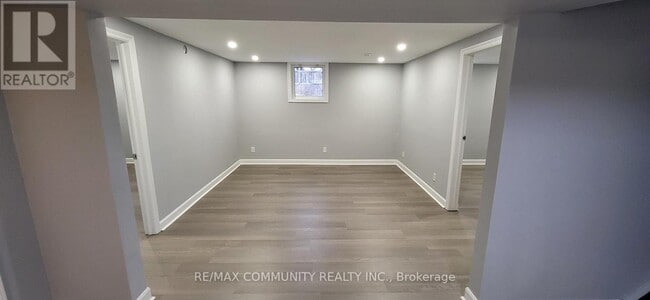 Building Photo - 291 Poplar St