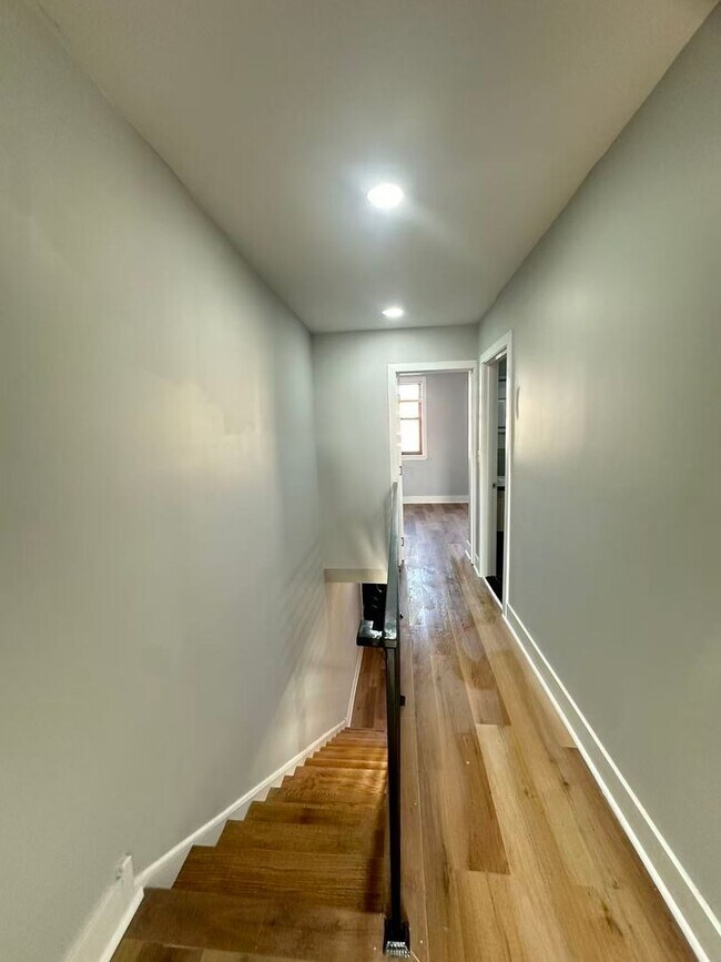 Foto del edificio - 3 bedroom 1 bath house available in South Philly