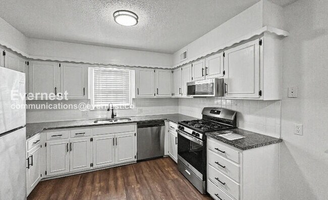 Building Photo - 16008 W 151st Terrace