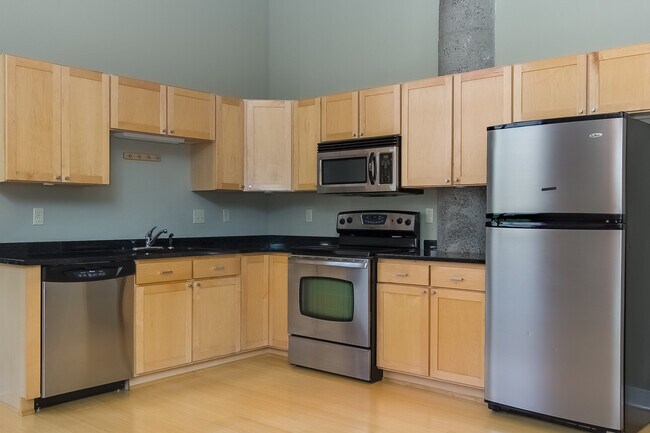 Building Photo - 521 S 7th St