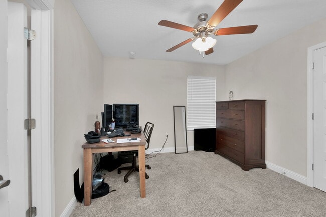 Building Photo - 8001 Silver Maple Dr