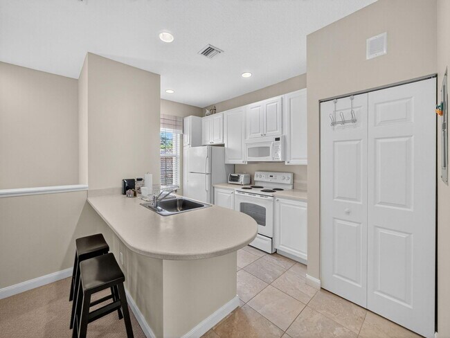 Foto del edificio - 1833 Dakota Dr