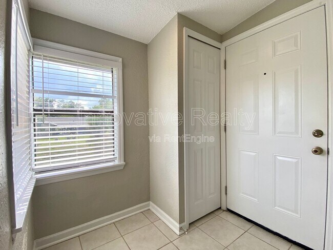 Foto del edificio - 2942 Antique Oaks Cir
