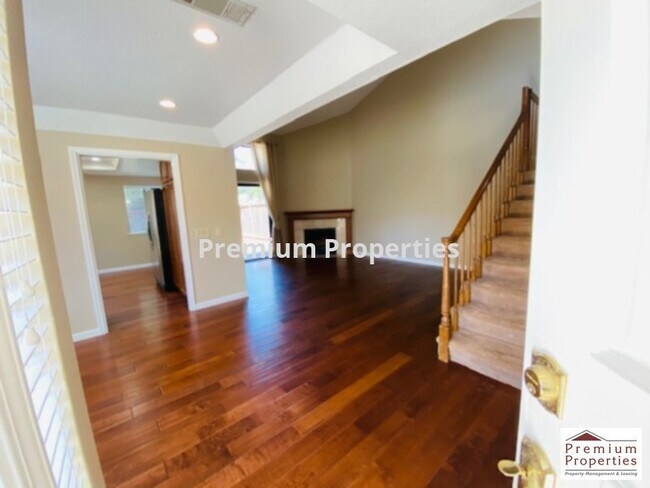 Foto del edificio - 235 Bridgeside Cir