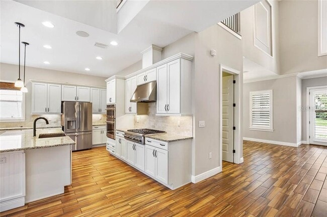 Building Photo - 13907 Lake Fishhawk Dr