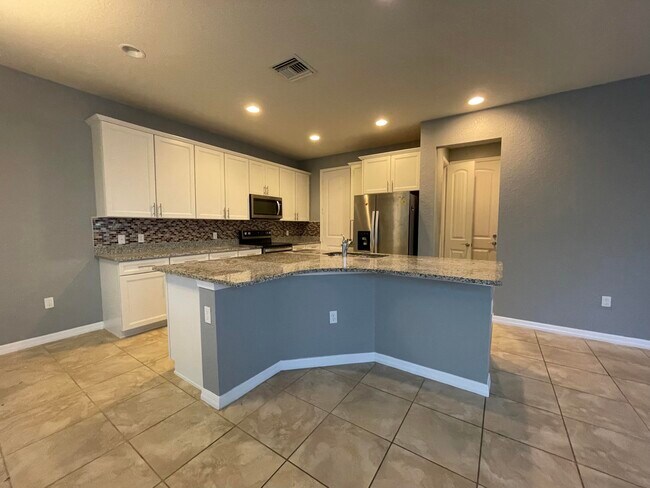 Building Photo - 4516 San Fratello Cir