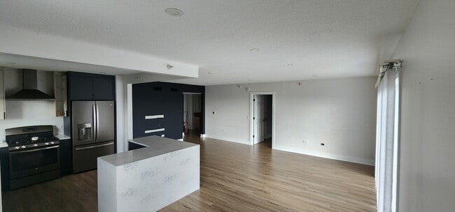 Building Photo - 7400 Lincoln Ave