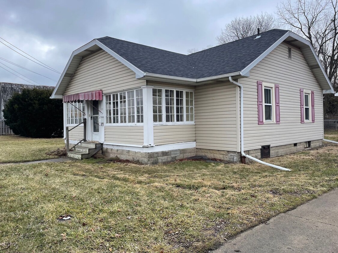 Foto principal - Renovated 2 Bedroom Home in Chesterfield