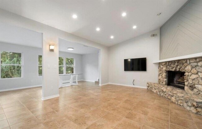 Foto del edificio - 10744 Creek Dr