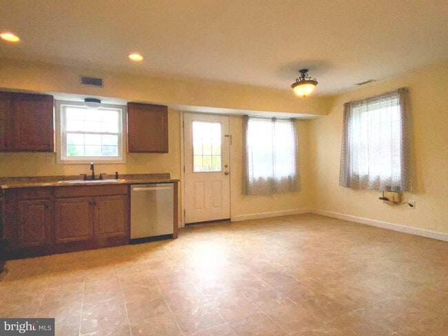 Foto del edificio - 204 Brecknock Terrace E