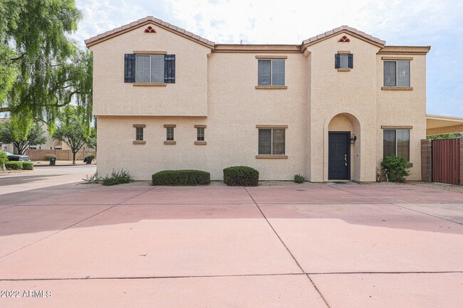 Building Photo - 3039 W Los Gatos Dr