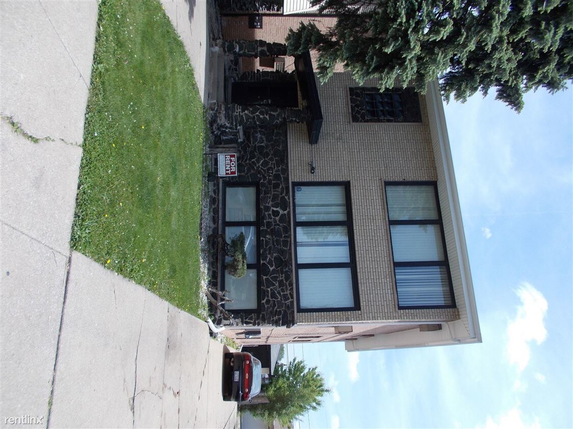 Primary Photo - 393 Yates Ave