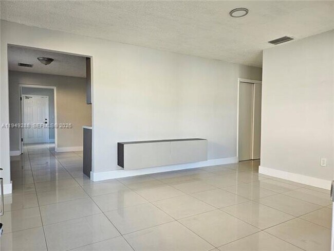 Foto del edificio - 7416 SW 21st St