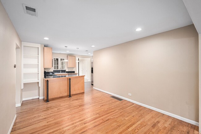 Building Photo - Beautifully renovated home in Montclair with architectural flair