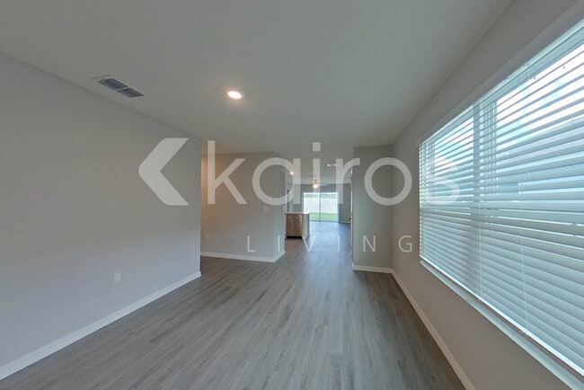 Building Photo - 8657 SW 43rd Ter