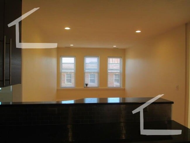 Building Photo - Beautiful, Renovated BU Central Campus / B...