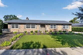 Building Photo - 677 Selkirk Dr