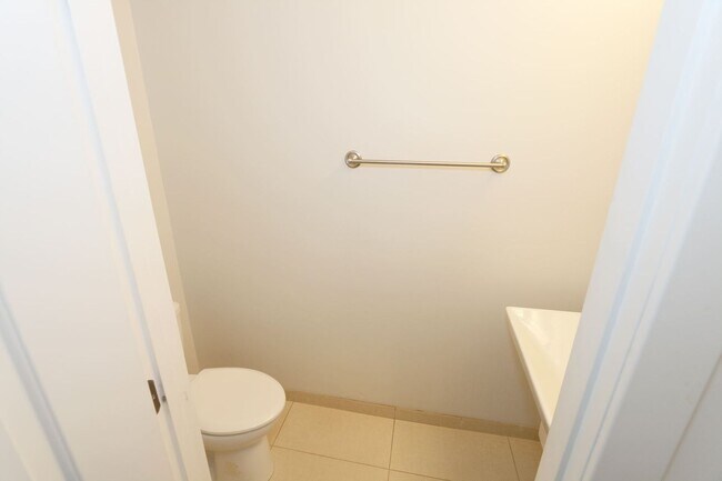 Foto del edificio - U Street Gem: Stylish Top-Floor 2-Bed Duplex