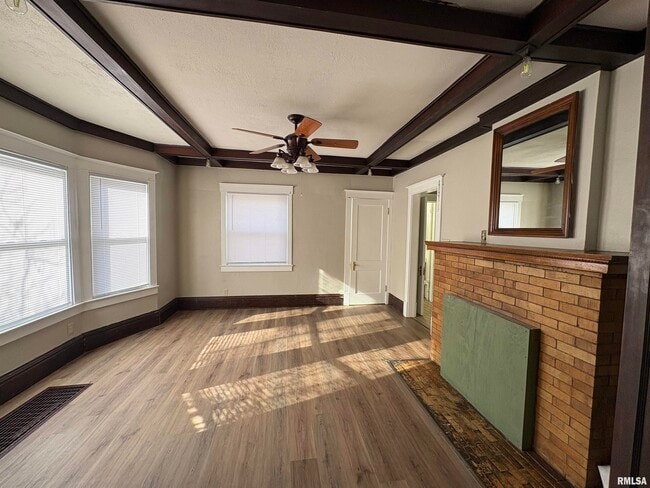 Foto del edificio - 2403 N Peoria Ave