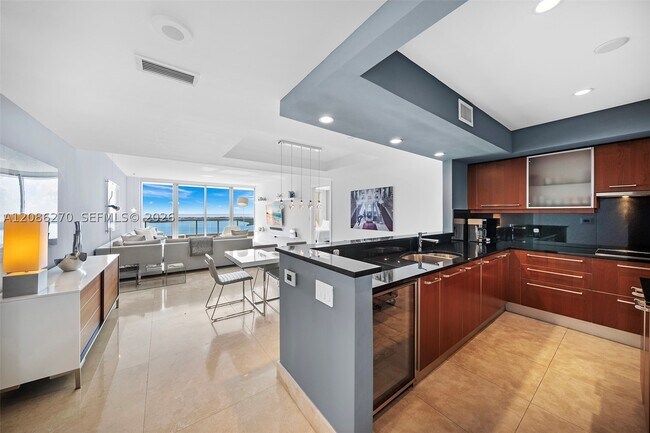 Building Photo - 1331 Brickell Bay Dr