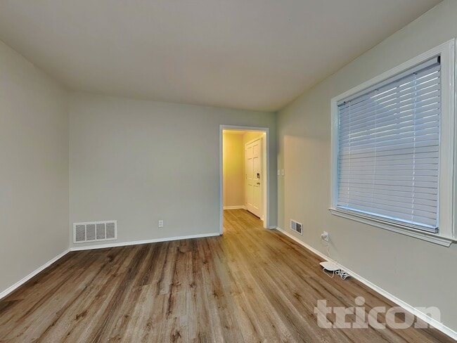 Foto del edificio - 2010 Flintwood Dr