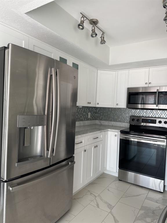Foto del edificio - 15809 Hound Horn Ln