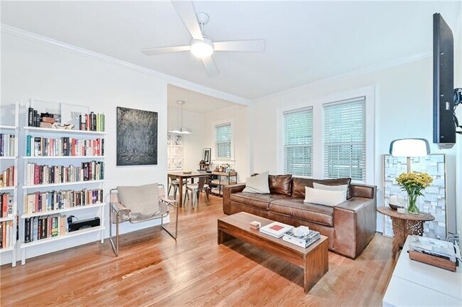 Foto del edificio - 242 12th St NE