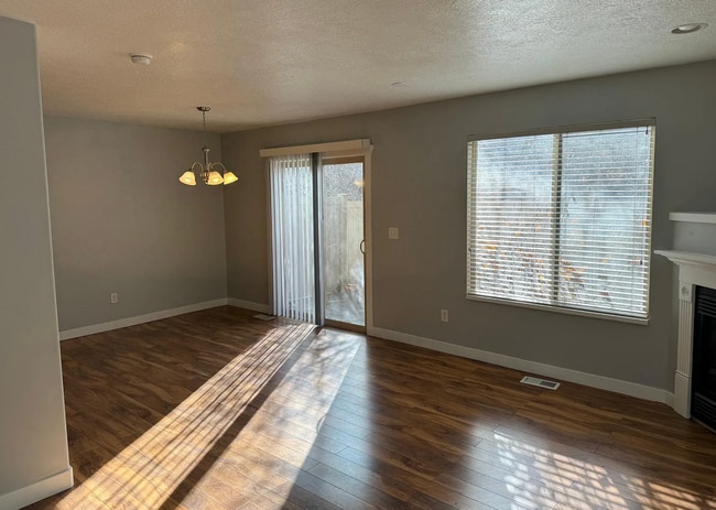 Building Photo - 483 E 1525 N