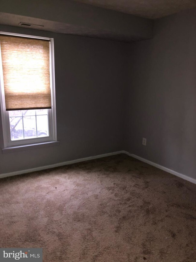 Foto del edificio - 905 Woodbridge Ct