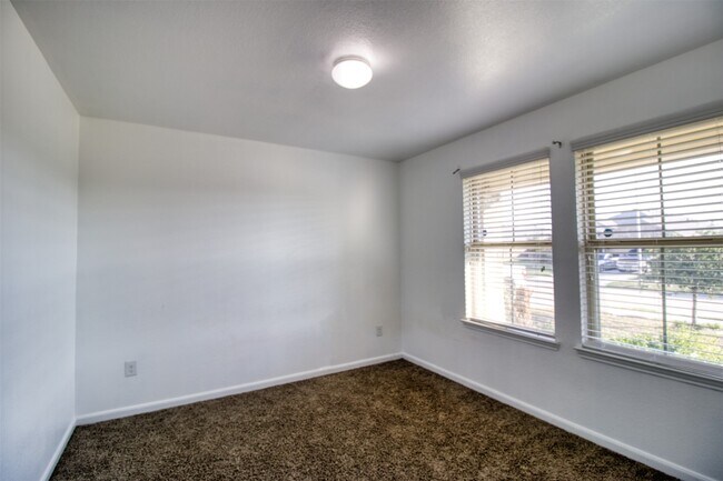 Foto del edificio - 3042 Specklebelly Dr.