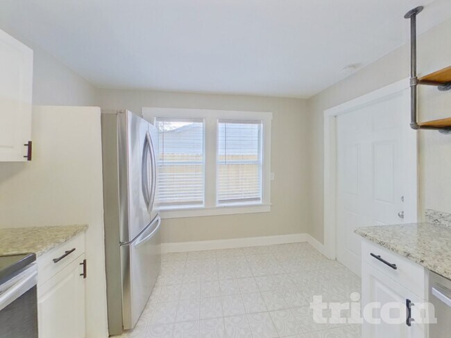 Foto del edificio - 3250 Prescott St N