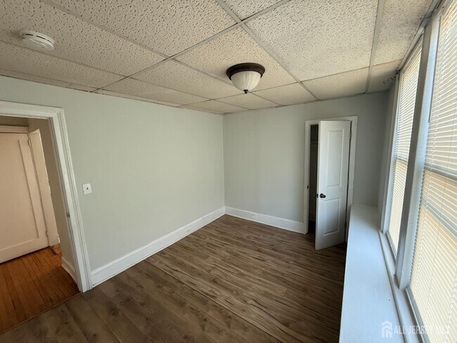 Foto del edificio - 155 Livingston Ave
