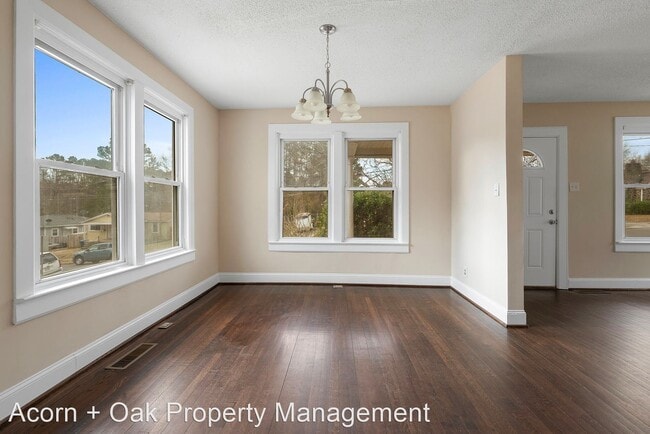 Building Photo - 3 br, 1.5 bath House - 601 Elmira Ave