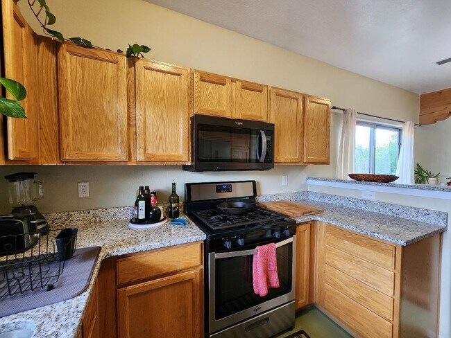 Building Photo - 4028 Paseo del Sol