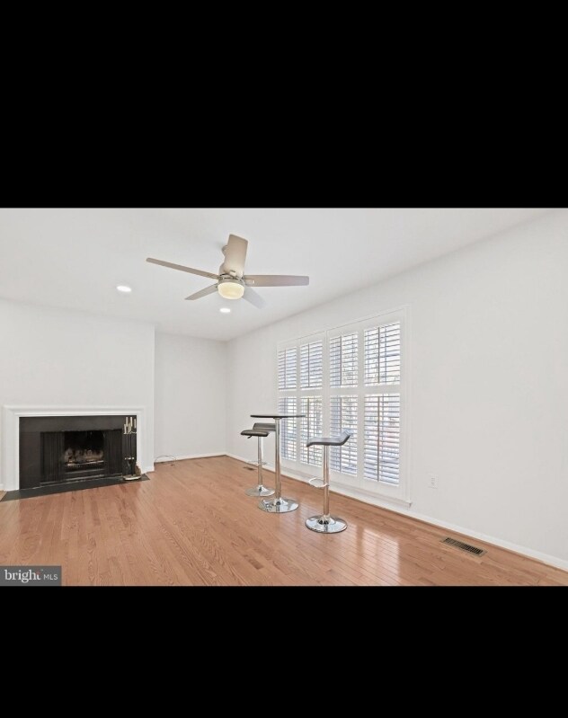 Foto del edificio - 6360 Silver Ridge Cir