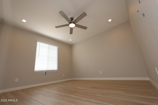 Foto del edificio - 476 E Linda Ave