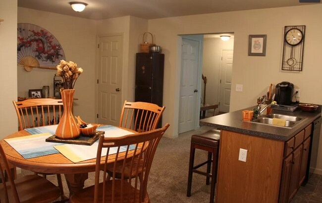 Foto del edificio - 2 Bedroom 2.5 Bath Townhome in Elizabethtown!