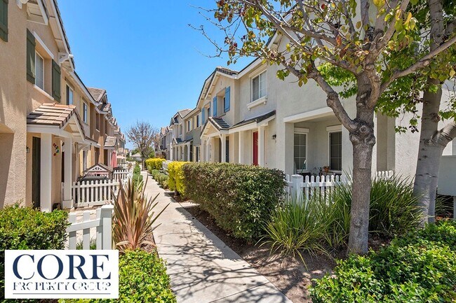 Building Photo - Living the Good Life!!! 3 BR/ 2.5 Bath in Eastlake!